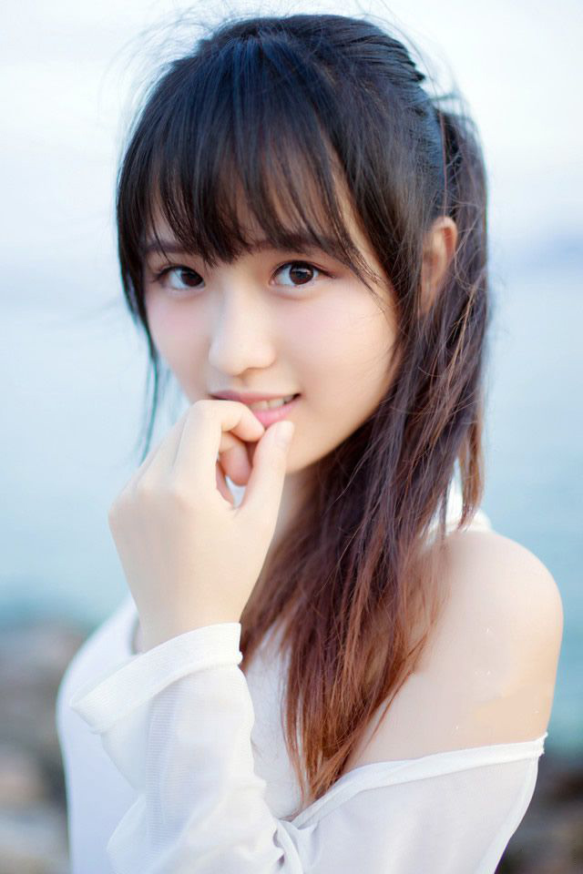 虽然刘璝本身没有错，这件事情里，他也是一个受害者，原本法正也没有追究的意思，但从庞统那里得知刘璝对吕布十分抵触的事情，加上眼下蜀中新定，这个时候，如果刘璝站起来反对或者此时荆州从南边打进来，刘璝在蜀中掌握的人脉可不少，若是此人到时候倒戈，对他们来说，是个大患，如今让他自杀，却也可以省了许多麻烦，而且不必担心因此而惹得军中不满，两全其美。
